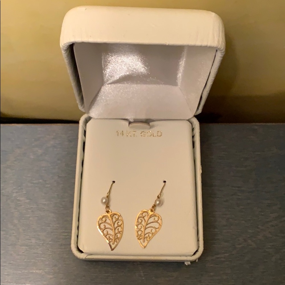 14k Leaf Earrings - Filigree